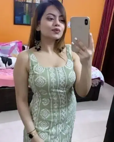 Call Girl in Teen Hath Naka