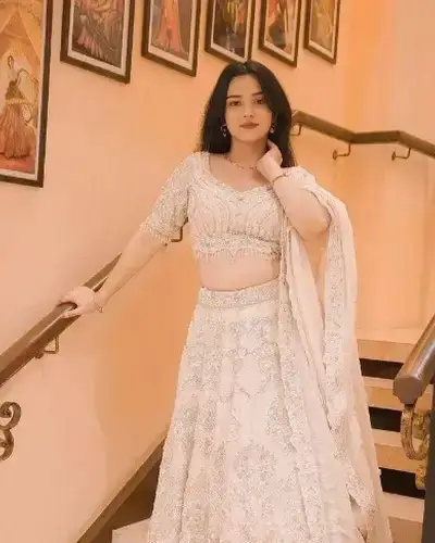 Escort Service In Teen Hath Naka